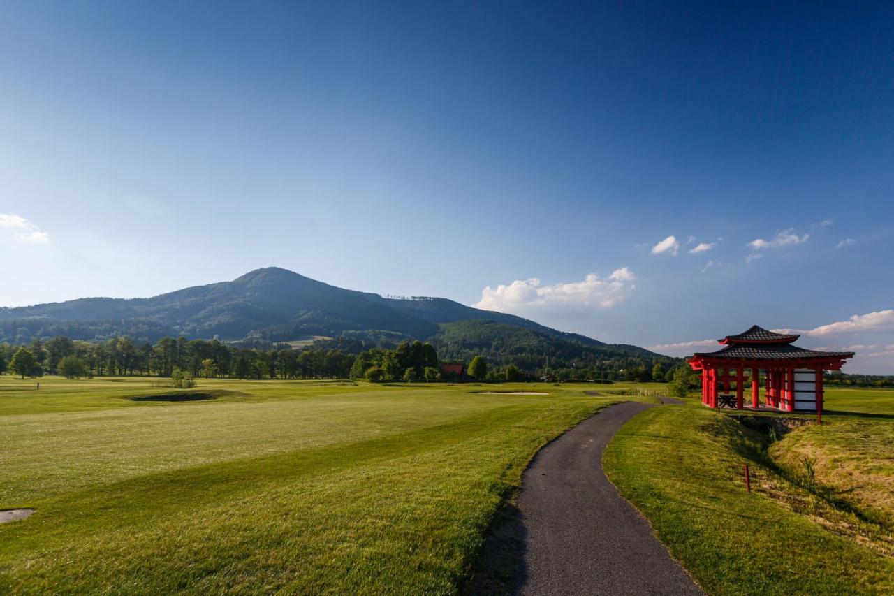 Apartman Na Golfu Челадна Екстер'єр фото